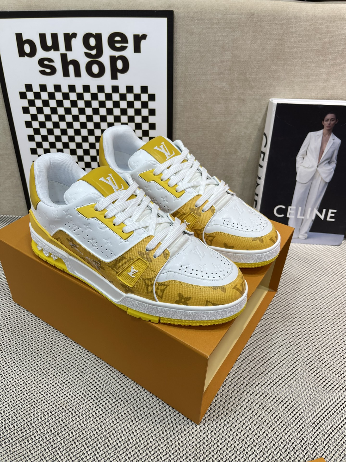 Lv Trainer Sneaker 116