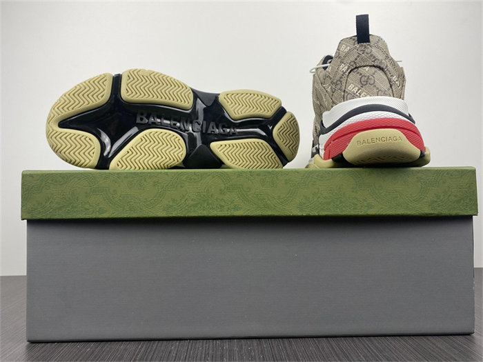 Gocci x BLCG The Hacker Project Triple S Beige  677192 ULZ10 9795