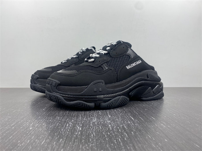 BALENCIAGA TRIPLE S 755686 W3SM2 1000