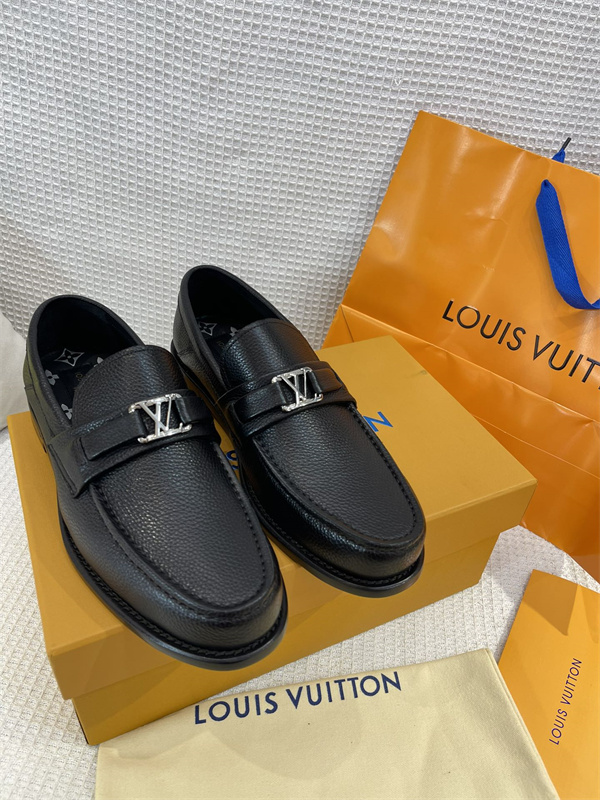 Lv Loafer 053