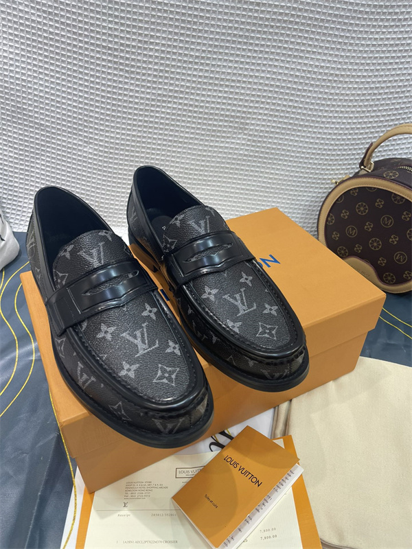 Lv Loafer 055