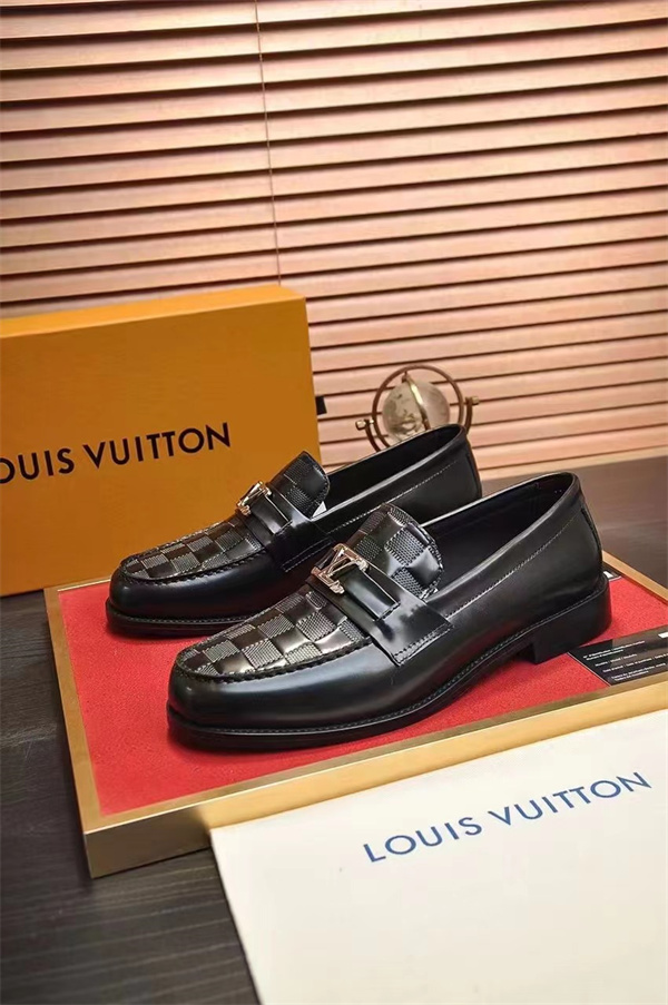 Lv Loafer 062