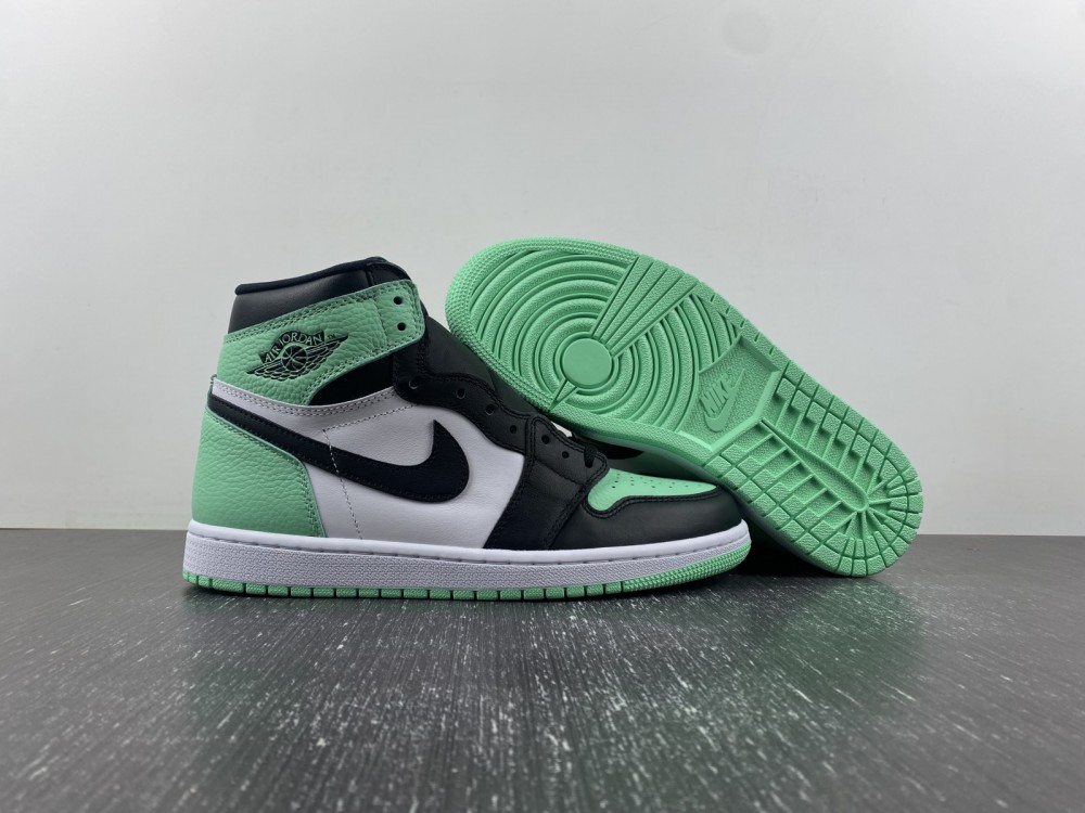 Air Jordan 1 High OG “Green Glow”DZ5485-130