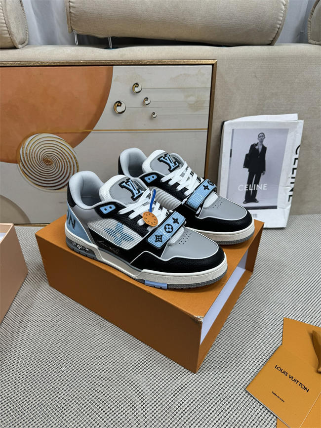 Lv Trainer Sneaker 22