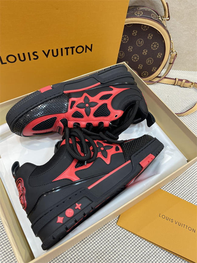 Lv Trainer Sneaker 30