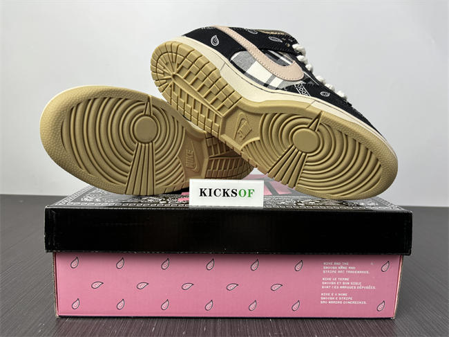 Nike SB Dunk Low Travis Scott CT5053-001
