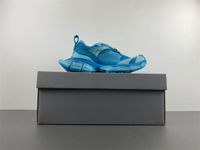 Balenciaga 3XL 230 759693 W3XL1 0510