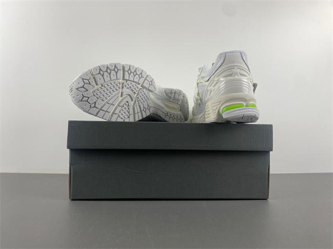 New Balance White light green U1906AE