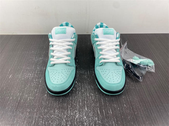 Concepts x TIFFANY CO. x Nike SB Dunk Low BV1310-402