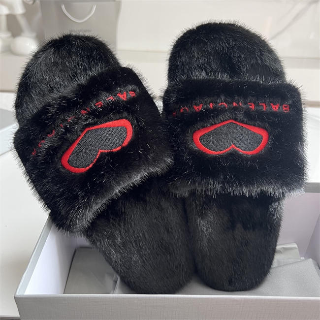BLCG SLIPPERS