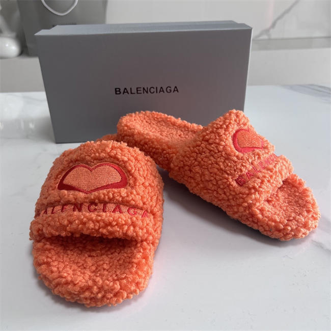 BLCG SLIPPERS