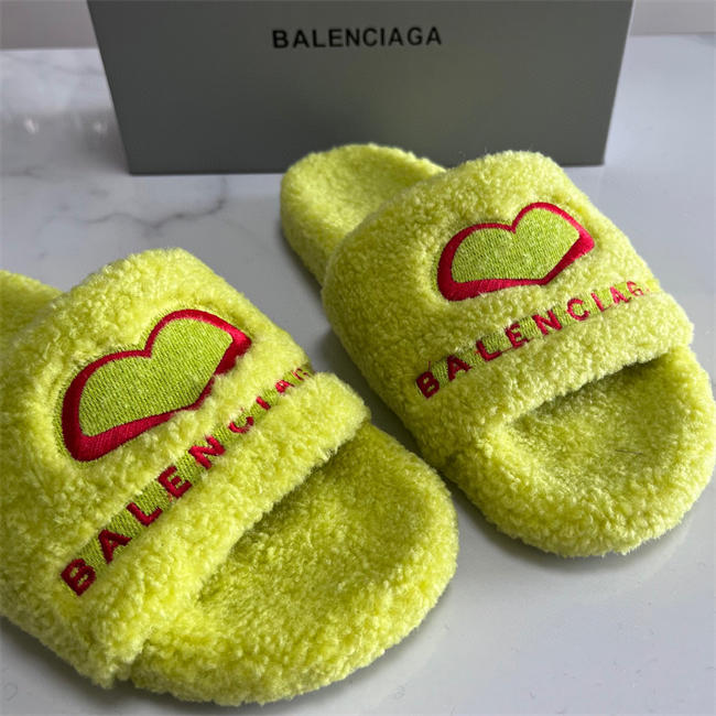 BLCG SLIPPERS