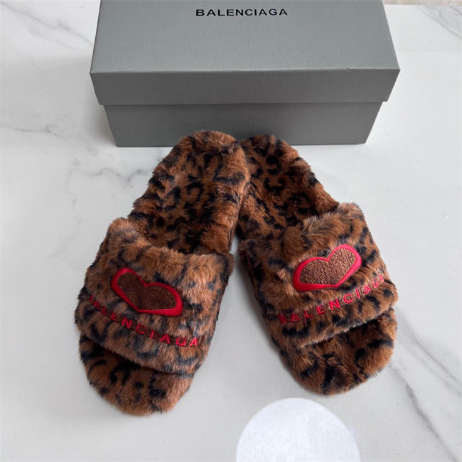 BLCG SLIPPERS
