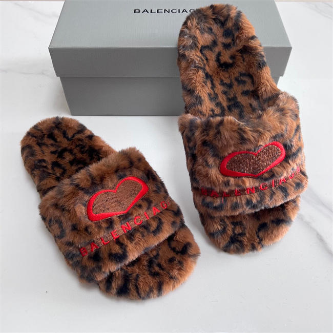 BLCG SLIPPERS