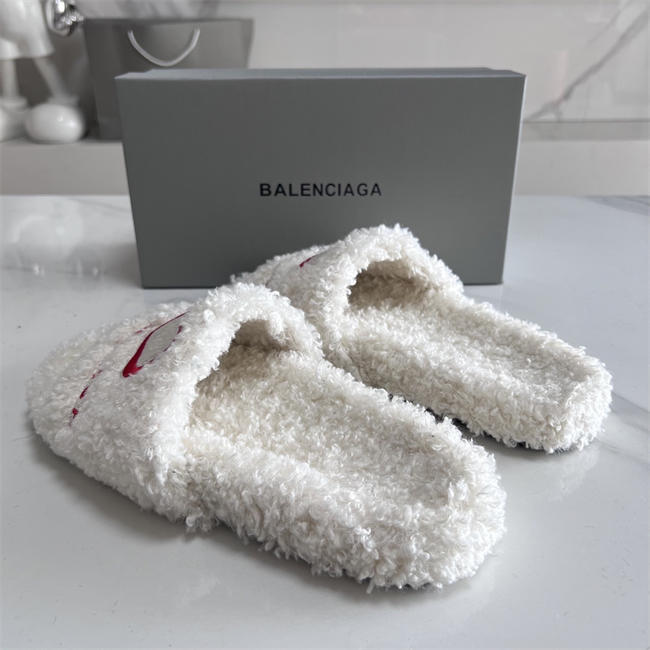 BLCG SLIPPERS