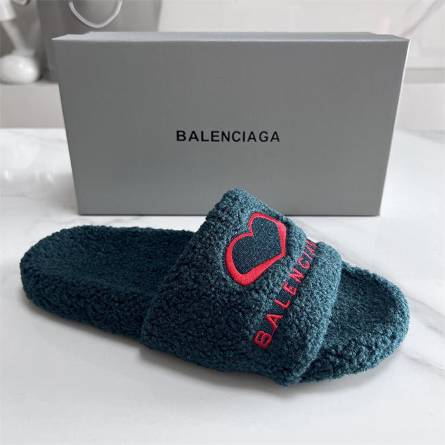 BLCG SLIPPERS