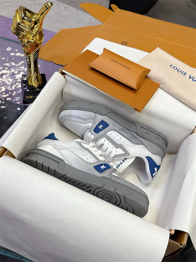 Lv Trainer Sneaker
